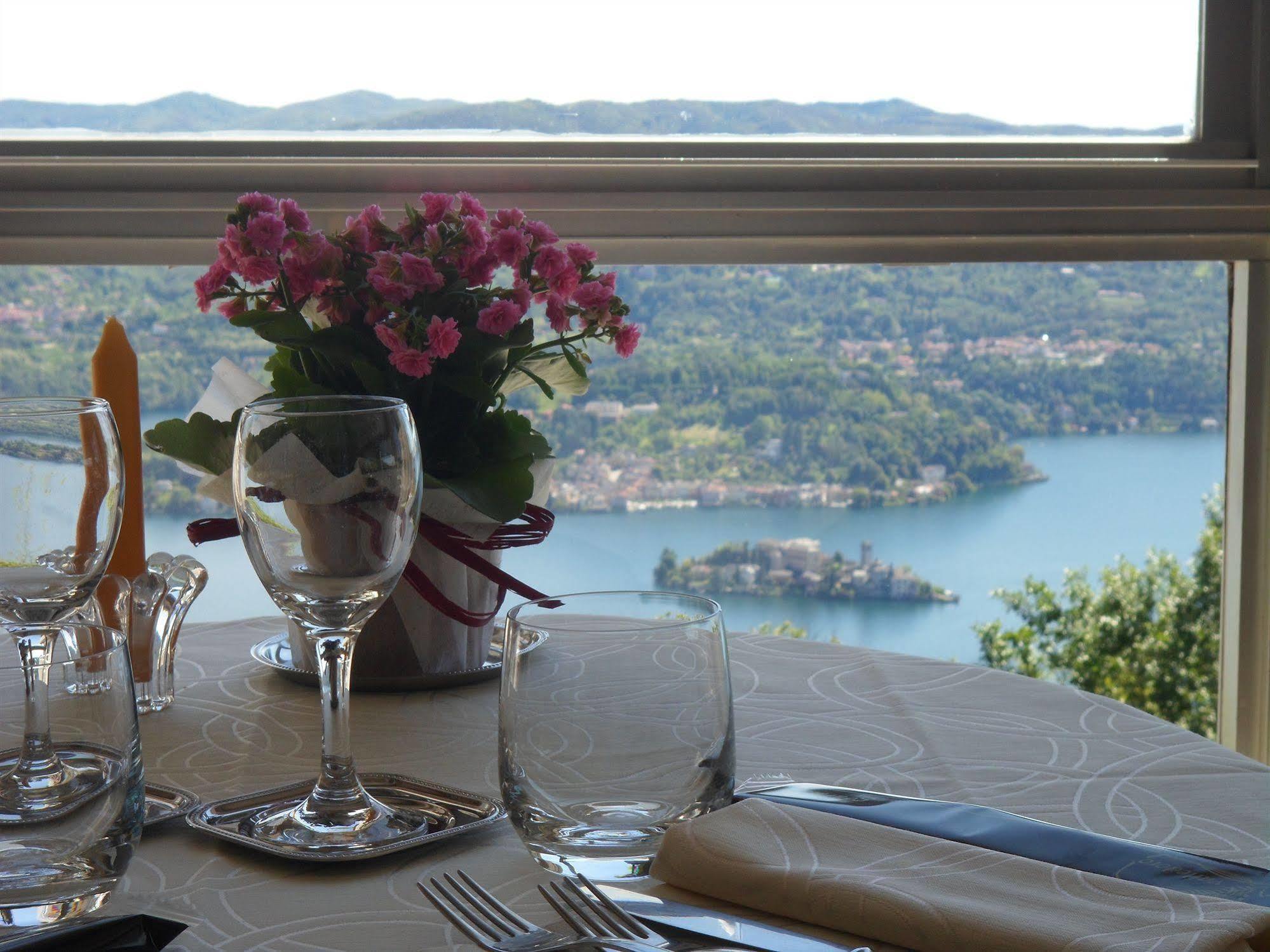 Hotel Panoramico Lago D'Orta (Adults Only) Madonna Del Sasso Exteriör bild